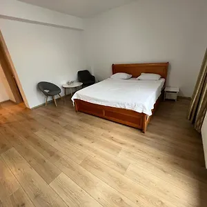 https://natatiei.bucharesthotelsnow.com