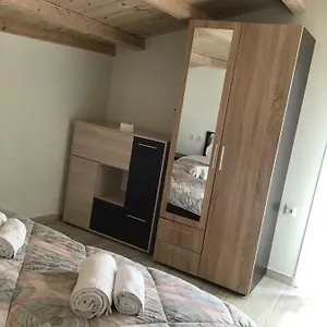 https://estia-house.hotelschalkidiki.net